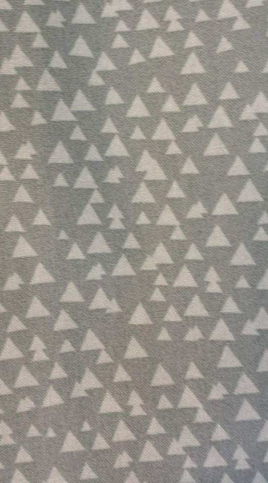 Grått med trekantar